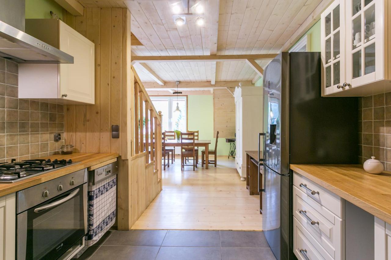 100 M2 - Nabucco With 270 Degree Mountain View, 65 Oled Tv, Netflix, Ps5 Console Apartment